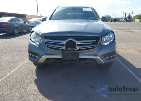 2018 Mercedes-Benz Glc 300 z USA, uszkodzony, nr VIN WDC0G4JB3JV028621